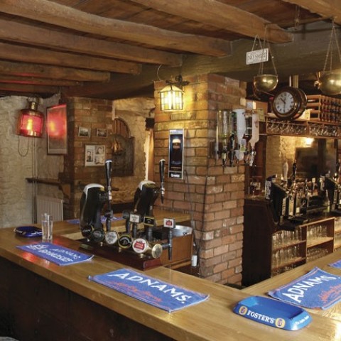 The Mariner Inn bar