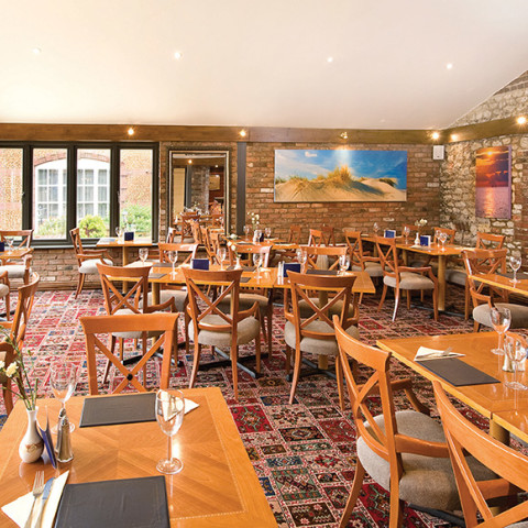 The Mariner Inn Pub dining area